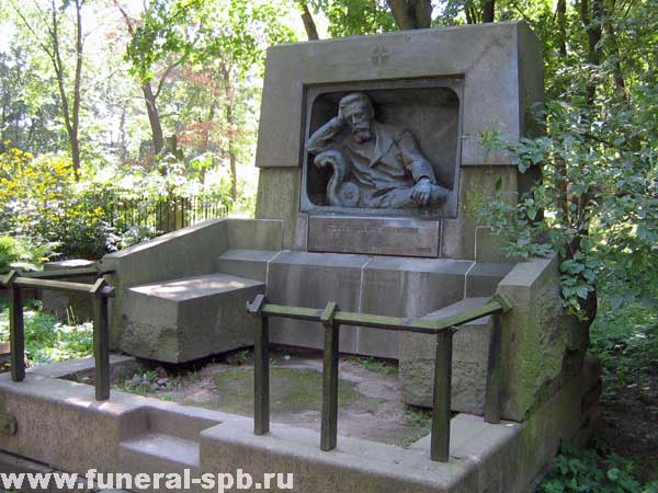 могила Н.Г. Гарина-Михайловского